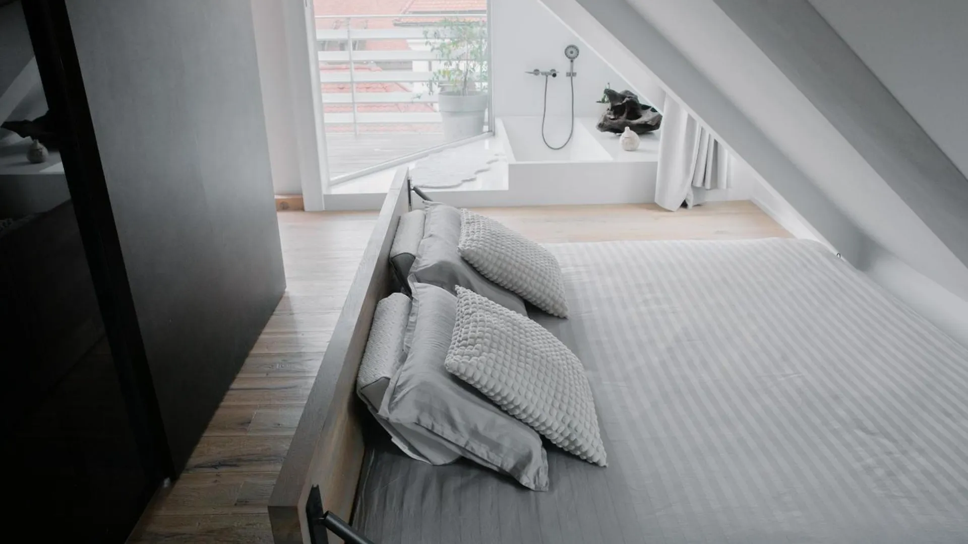 Penthouse View In Town Apartment Ljubljana